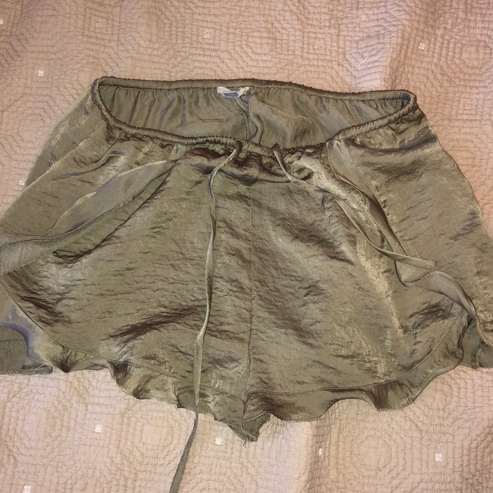 Green Ecote satin shorts